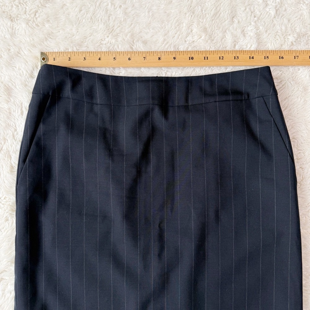 Banana Republic Woman Navy Wool Pinstripes Pencil Skirt US6 Classic Office - Picture 6 of 7